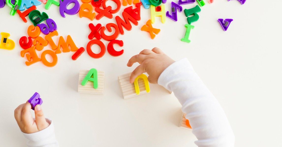 Giochi educativi per lo sviluppo del linguaggio dei bambini: idee e consigli